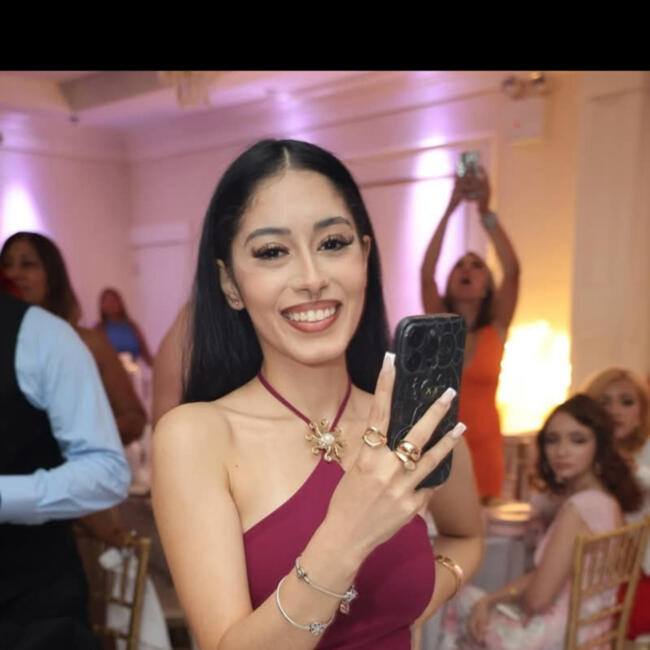 Babysitter in Mount Vernon: Ayana