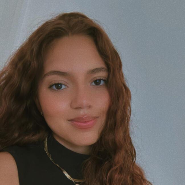 Babysitter in São João das Lampas: Juliana