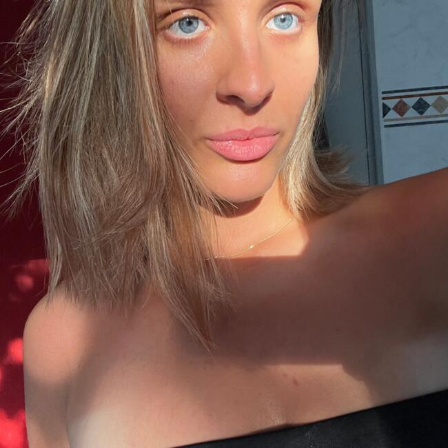 Nanny in Toulouse: Mina