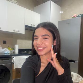 Nanny in Elche: Rhita