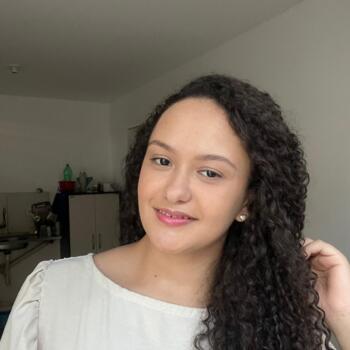 Babá em Teresina: Laura mourão