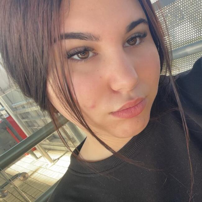 Babysitter in Áno Liósia: Xristina