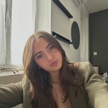 Babysitter in Tarbes: Charlotte