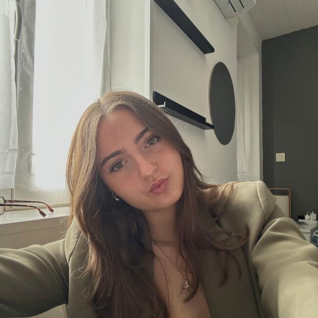 Babysitter in Beaumont-de-Lomagne: Charlotte