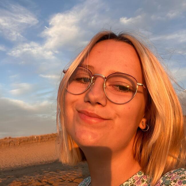 Babysitter in Amiens: Chloe