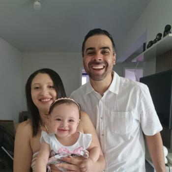 Trabajo para niñera en Santa Luzia: trabajo para niñera Viviane