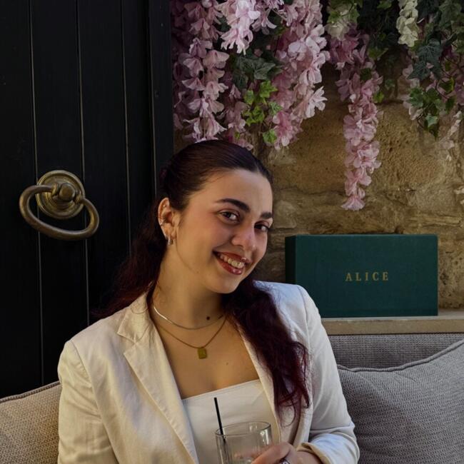 Limasol bölgesinde bebek bakıcısı: Eirini