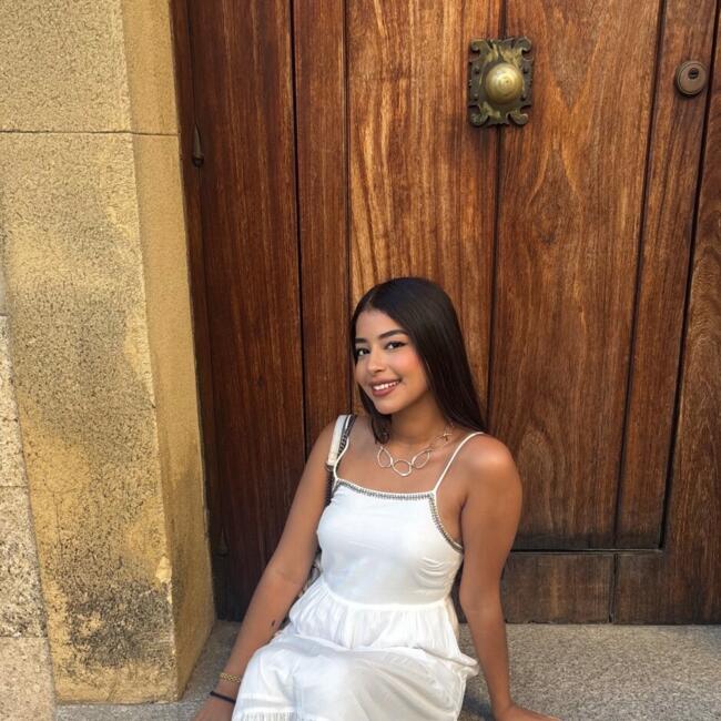 Canguro en Sevilla: Ariana