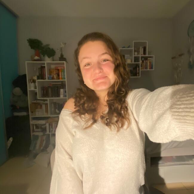 Babysitter in Saint-Sébastien-sur-Loire: Eline