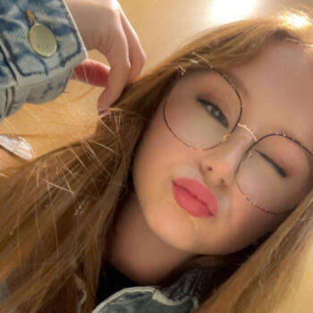 Babysitter in Maing: Lucy