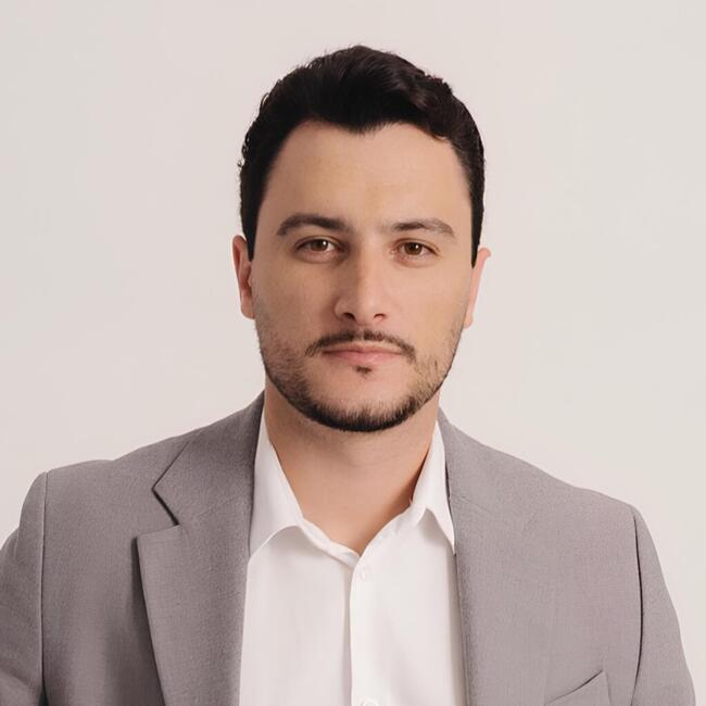 Emprego de babá em Belo Horizonte: Victor