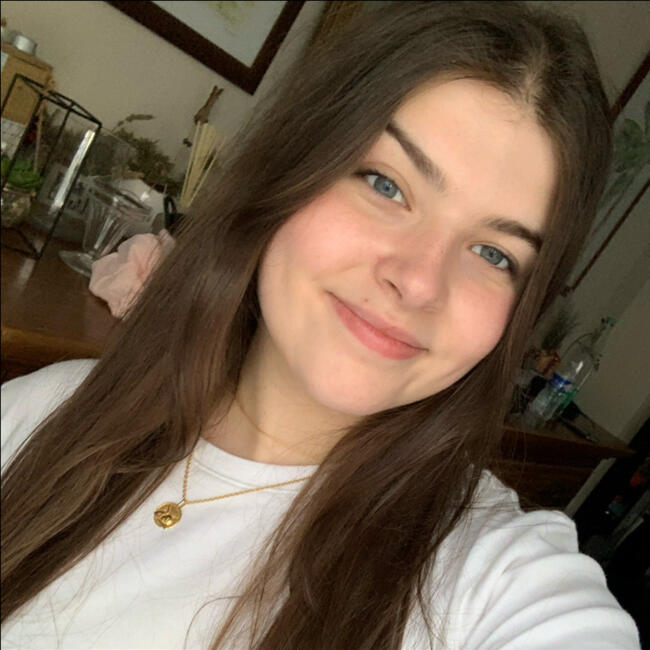 Babysitter in Hénin-Beaumont: Calie