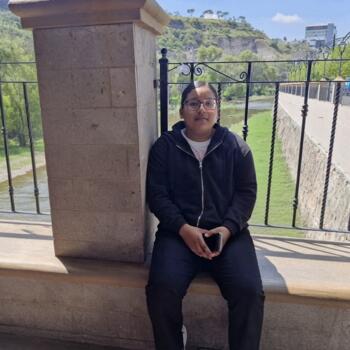 Babysitter León: Thania Mendoza