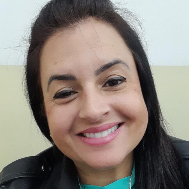 Babá em Embu das Artes: Juliana