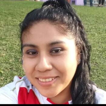 Babysitter in Tumán: Flor