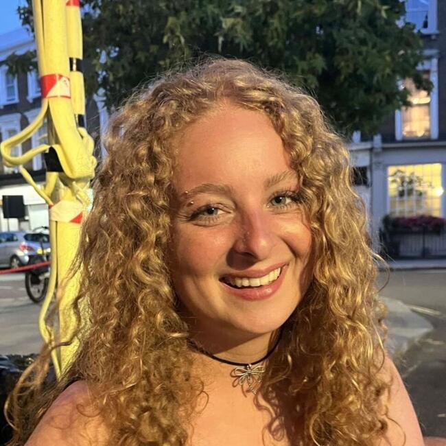 Babysitter in London: Eva