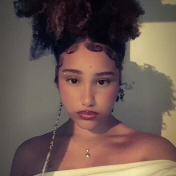 Babysitter in Niterói: Emanuella