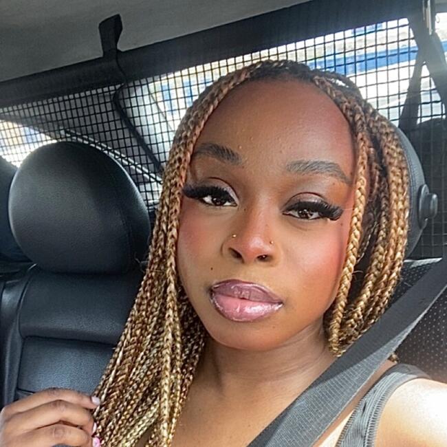 Babysitter in Montereau-Fault-Yonne: Marilyn-Joyce