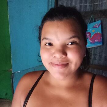 Babysitter in Desamparados: Yelitza