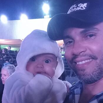 Babysitting job in Brasília: babysitting job Tiago