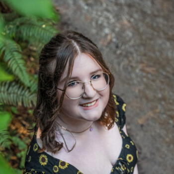 Babysitter in Gresham: Brooklyn