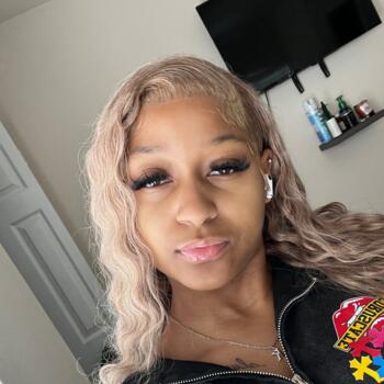 Babysitter in Durham: Kayla