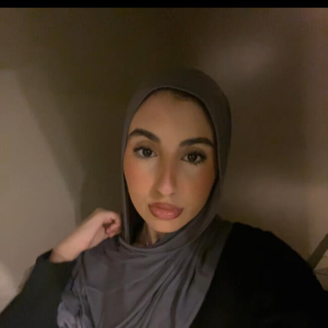Babysitter in London: Dina