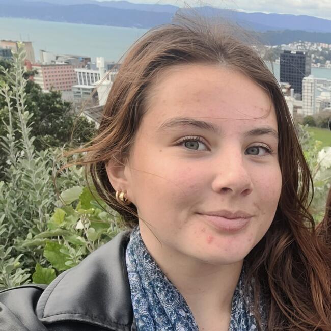 Babysitter in Auckland: Lola - Rose