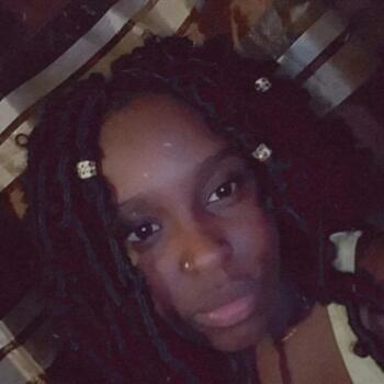 Babysitter Arima: Mckayla