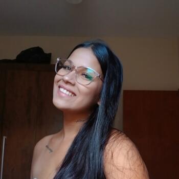 Babysitter in Araraquara: NICOLE FERNANDES DE SOUZA