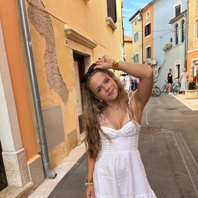 Babysitter in Walpertskirchen: Anna