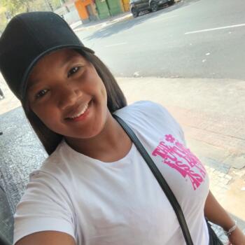 Babá em Fortaleza: Larissa Julião