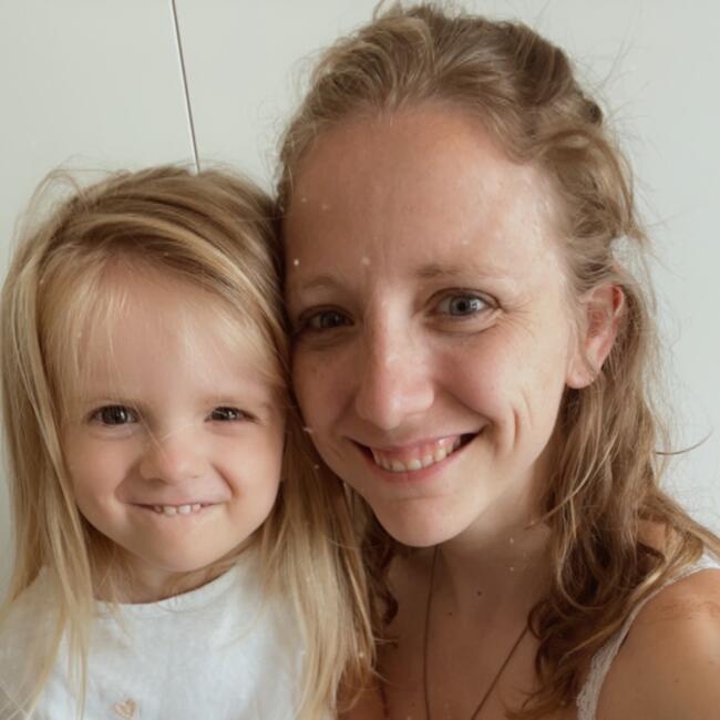 Babysitter in Leeuw-Saint-Pierre: Charlotte