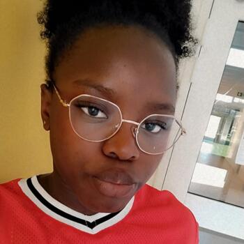 Babysitter Le Mans: Djeneba