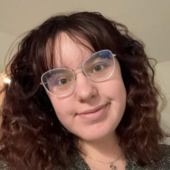 Babysitter in Changey: Apolline