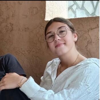 Baby-sitter Gardanne: Maeva