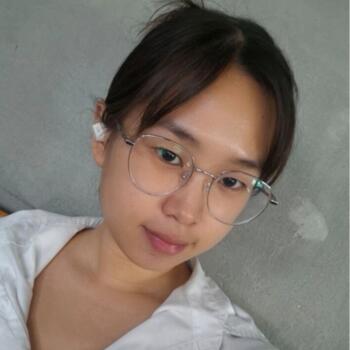 Babysitting job in Malang: babysitting job Leoni