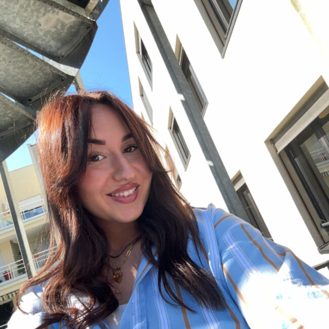 Babysitter in Montigny-le-Bretonneux: Eva