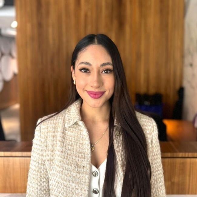 Babysitter in San Pedro: Karolina Esmeralda