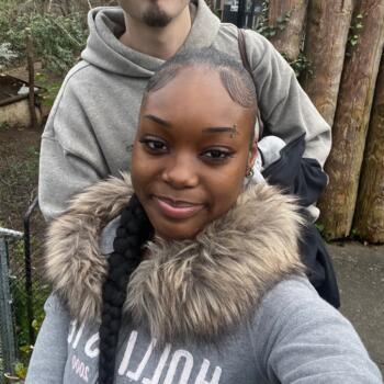 Babysitter in London: Naomi