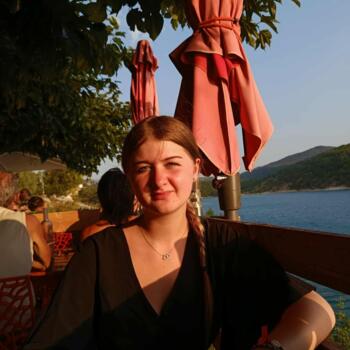 Babysitter in Merville: Maëva