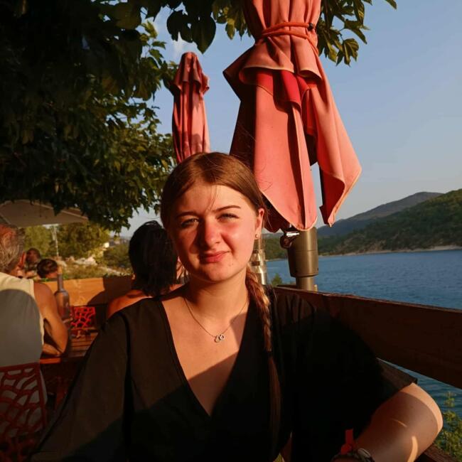 Babysitter in Merville: Maëva