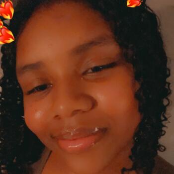 Babysitter in Carolina: Greidy