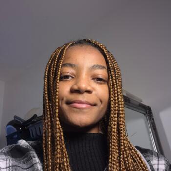 Babysitter in Caen: Madelia