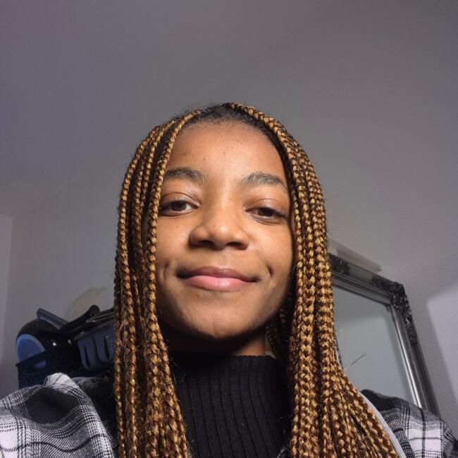 Babysitter in Caen: Madelia