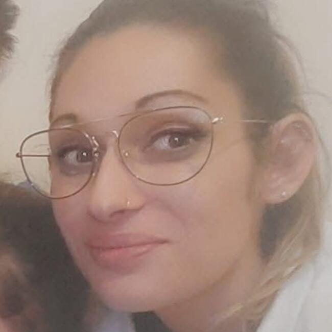 Babysitter in Jonquières-Saint-Vincent: Shirley