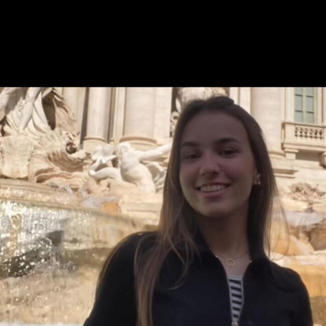 Canguro en La Almunia de San Juan: Lucia
