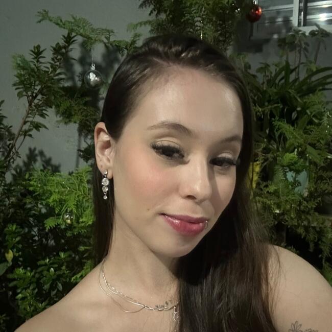 Babysitter in Cork: Hannah