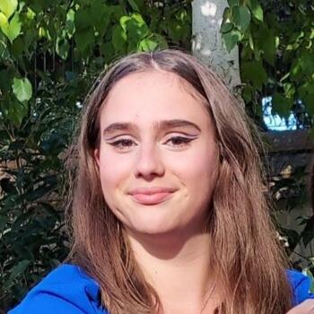 Baby-sitter in Fleury-les-Aubrais: Julie