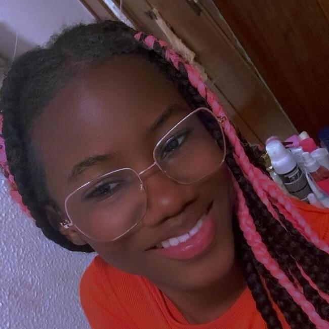 Babysitter in Sintra: Celina